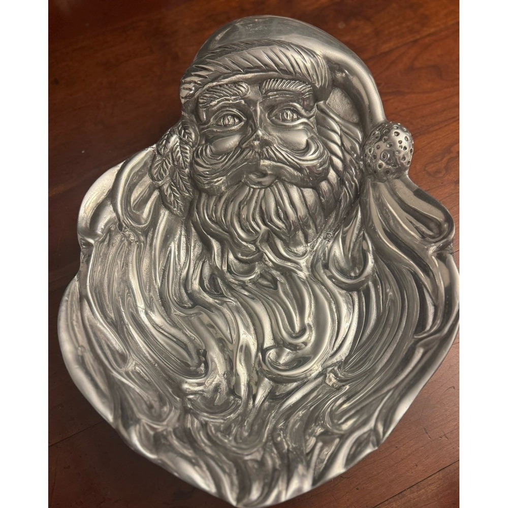 Vintage International Silver Co. Christmas Holiday Large Santa Claus Dish‎